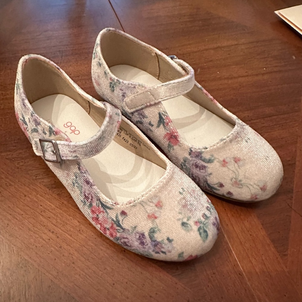 Toddler Loveshackfancy x GAP Mary Jane shoes size 9